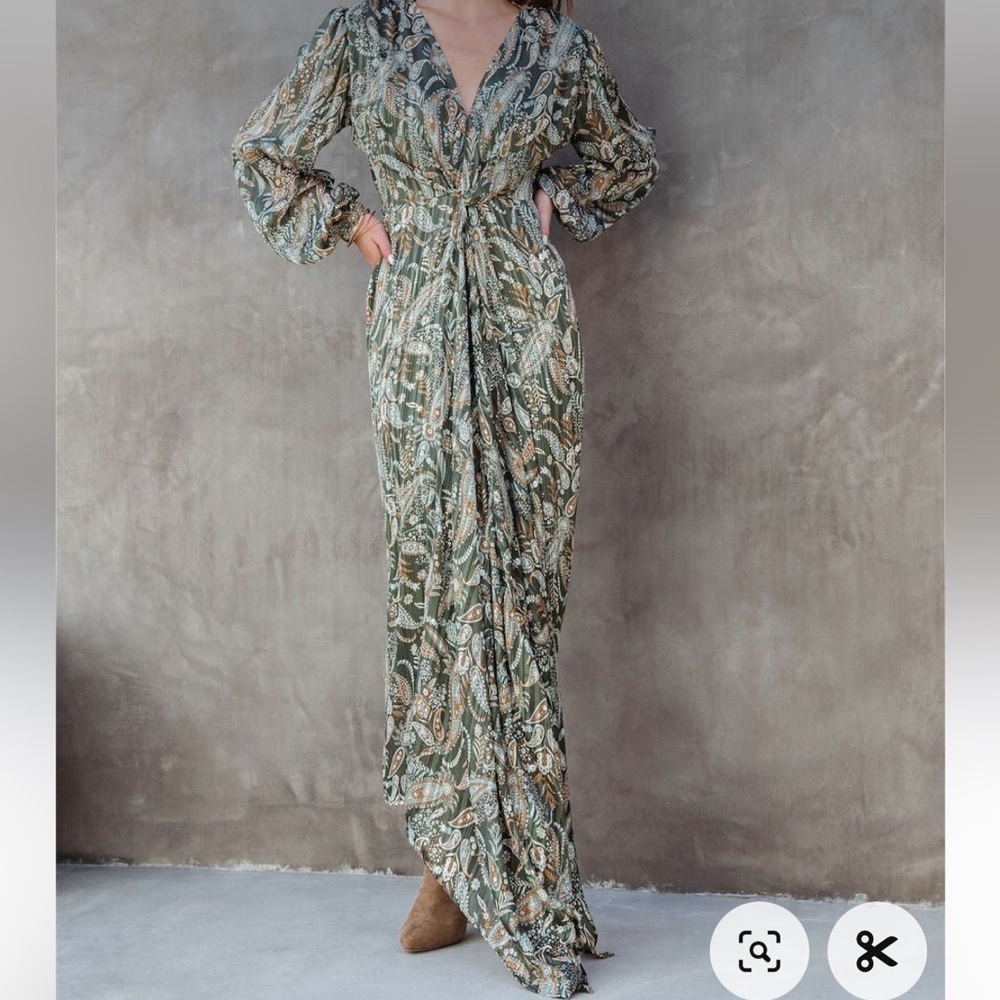 VICI Olivera Paisley Maxi Dress - Size M NWOT